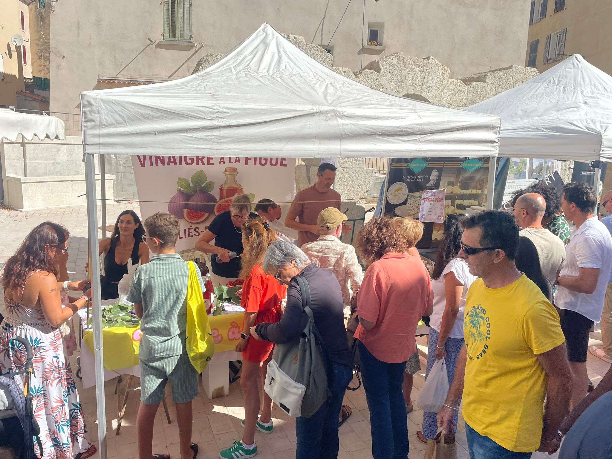 Stand marché Ô Maurettes